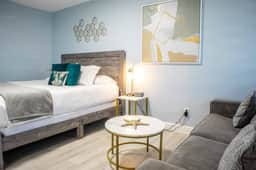 Beach-Walk King Suite w/ Kitchenette Oceano Suites