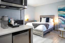 Oceano Suites - Deluxe Queen Room