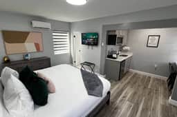 Stylish Boutique Hotel - King Suite - Oceano Suites