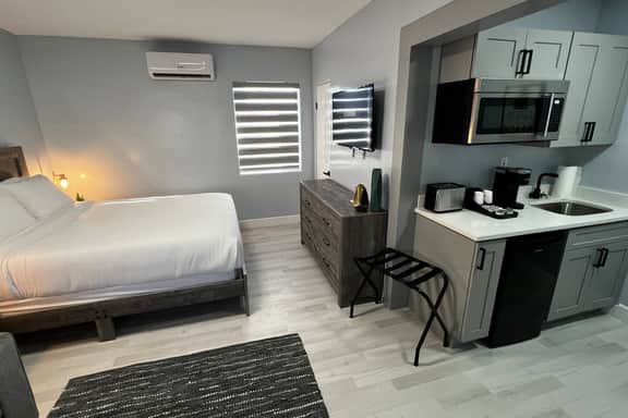 Stylish Beachside Boutique Hotel- by Oceano Suites