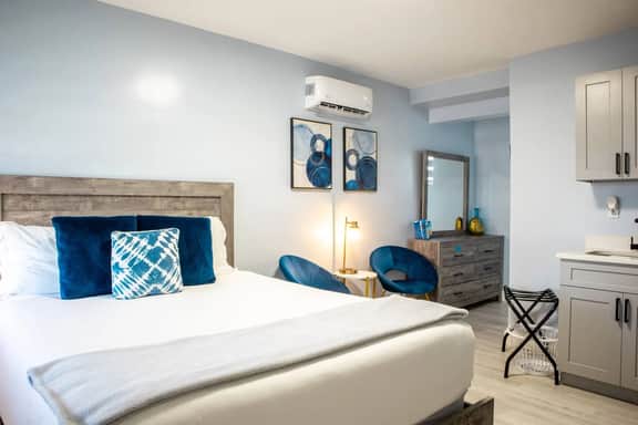 Cozy Beachside Boutique Hotel with kitchen