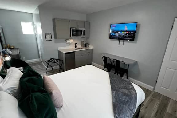 Stylish Boutique Hotel - Queen suite - Oceano Suites